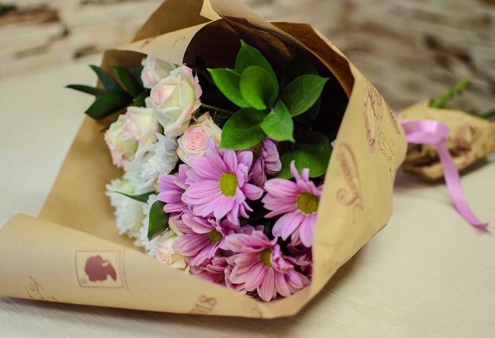 Букет цветов из: Розы и Хризантемы в Мегете