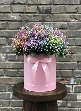 Цветочная композиция из Гипсофила и Розы в шляпной коробке в Мегете