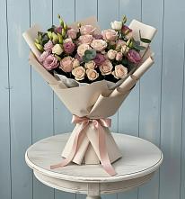 Букет цветов из:  Розы и Лизиантусы в Мегете