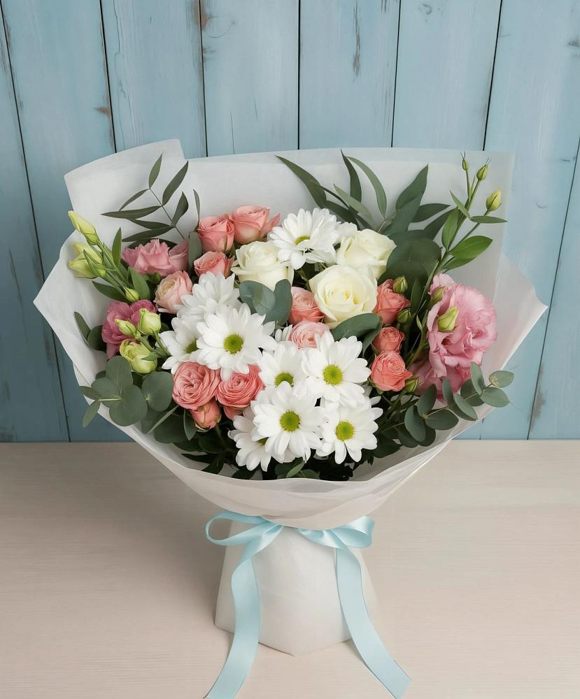 Букет цветов из: Розы, Лизиантусы и Хризантемы в Мегете