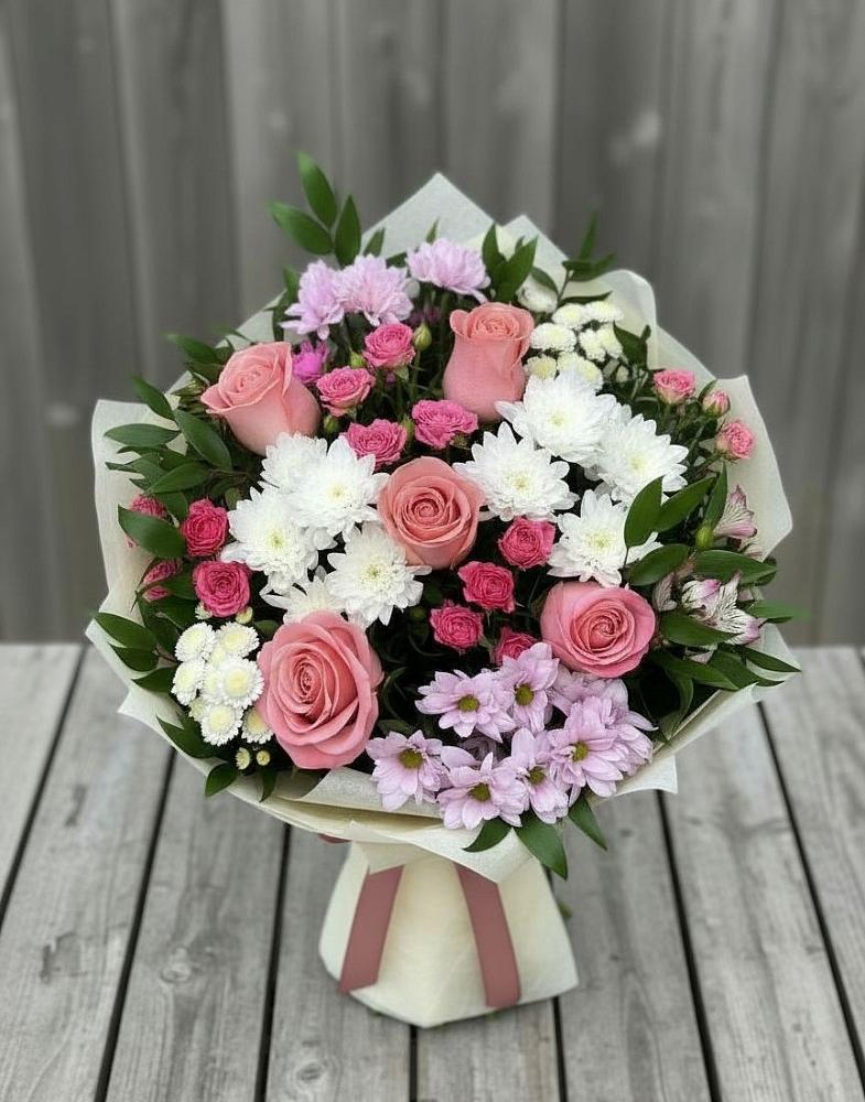 Букет цветов из: Альстромерии, Гвоздики, Розы и Хризантемы в Мегете