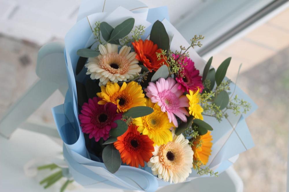 Букет цветов из: Герберы в Мегете