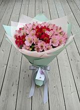 Букет цветов из:  Альстромерии в Мегете