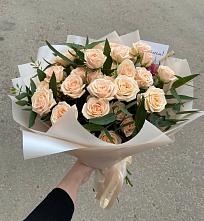 Букет Кремовые розы Латте в Мегете