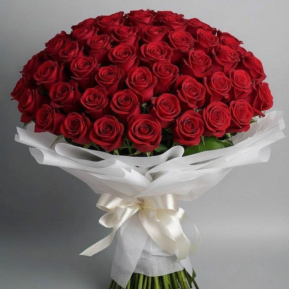 Букет 101 Красная роза Блэк Мэджик в Мегете