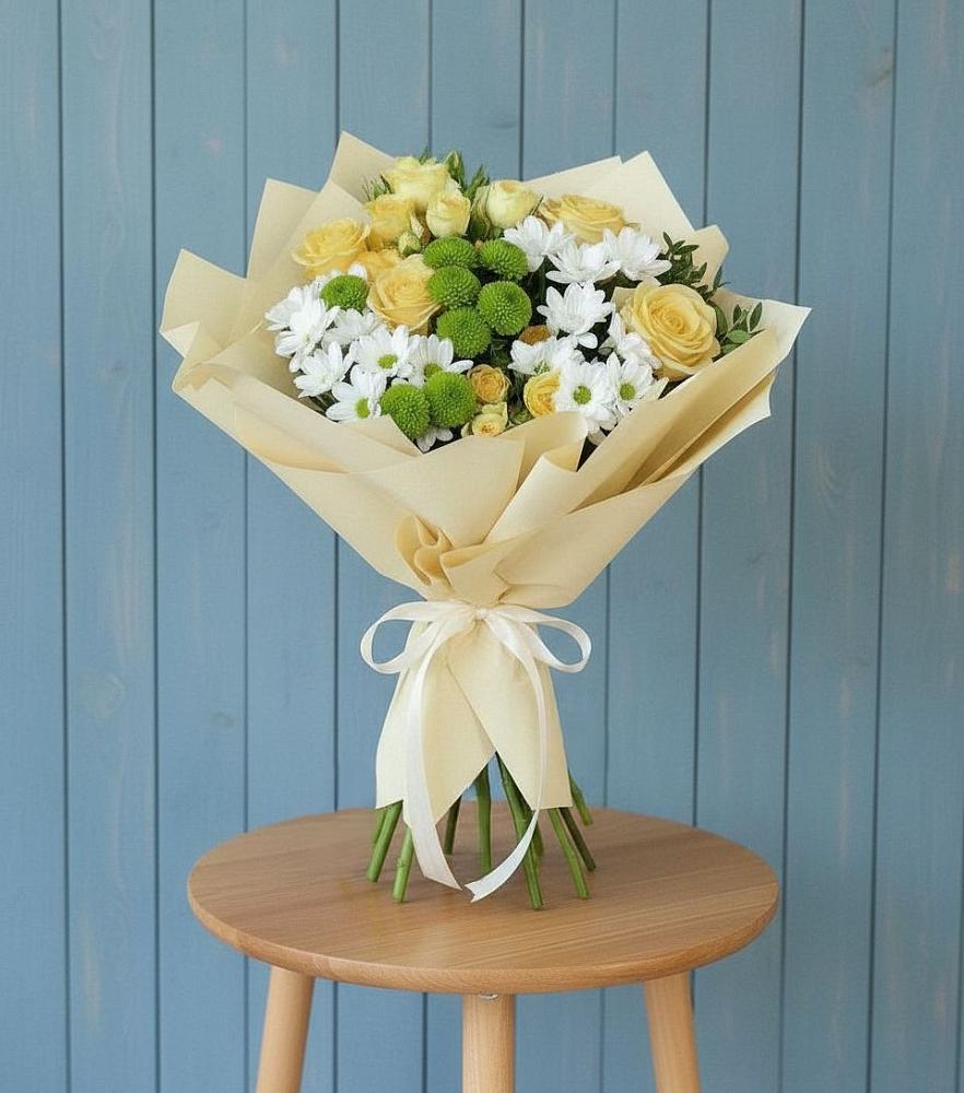 Букет цветов из: Хризантемы и Розы в Мегете