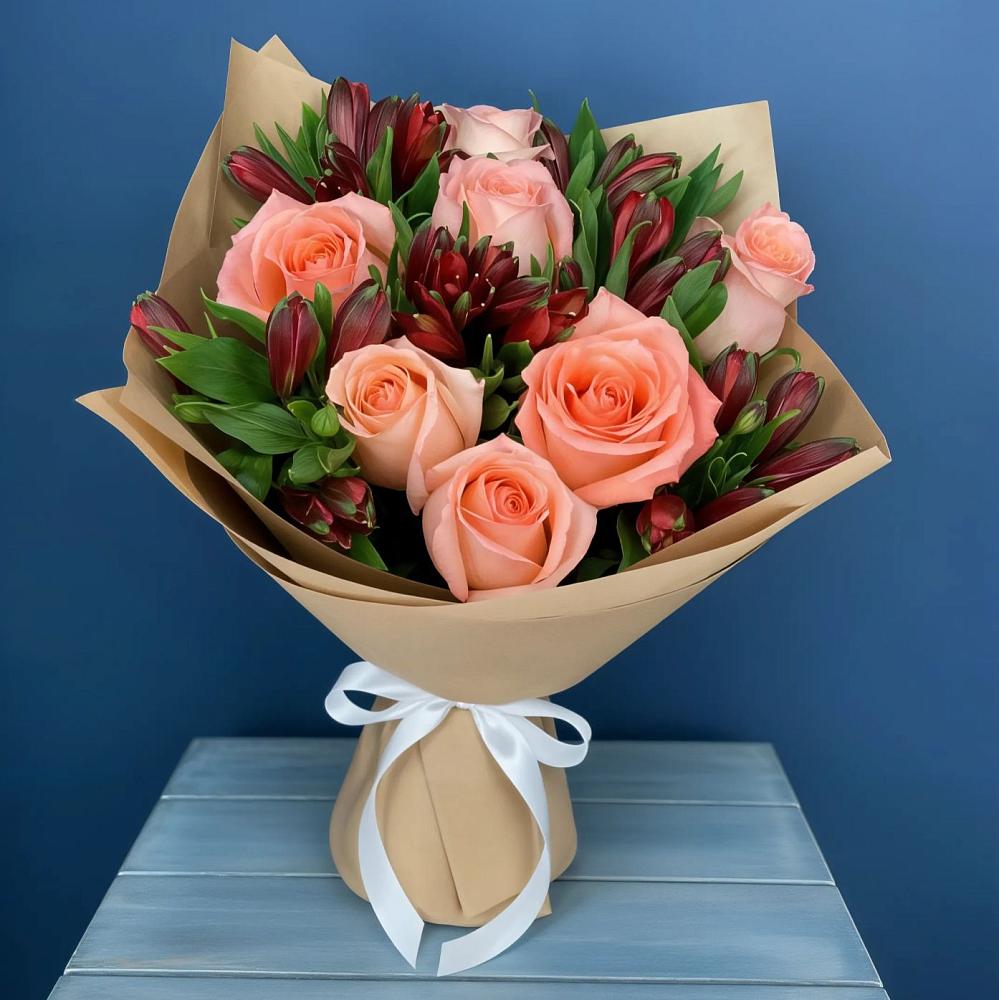 Букет цветов из: Розы и Альстромерии в Мегете