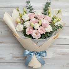 Букет цветов из:  Лизиантусы в Мегете