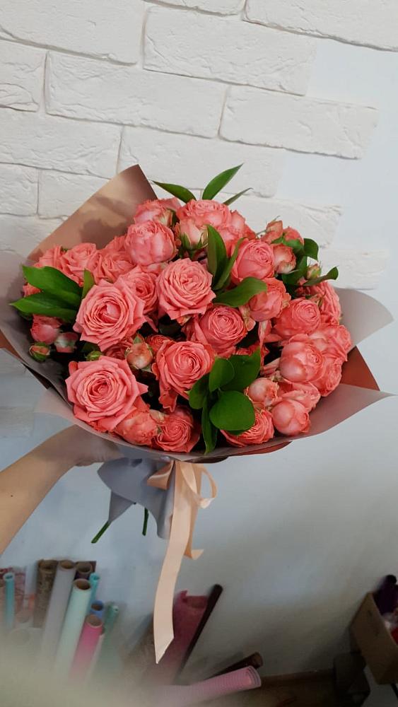 Букет цветов из: Розы в Мегете