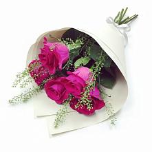 Букет цветов из:  Розы в Мегете