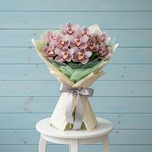 Букет цветов из:  Орхидеи и Розы #REPLACE_PRED# Мегете