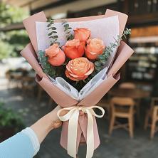 Букет цветов из:  Розы в Мегете