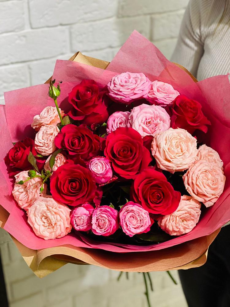 Букет цветов из: Розы в Мегете