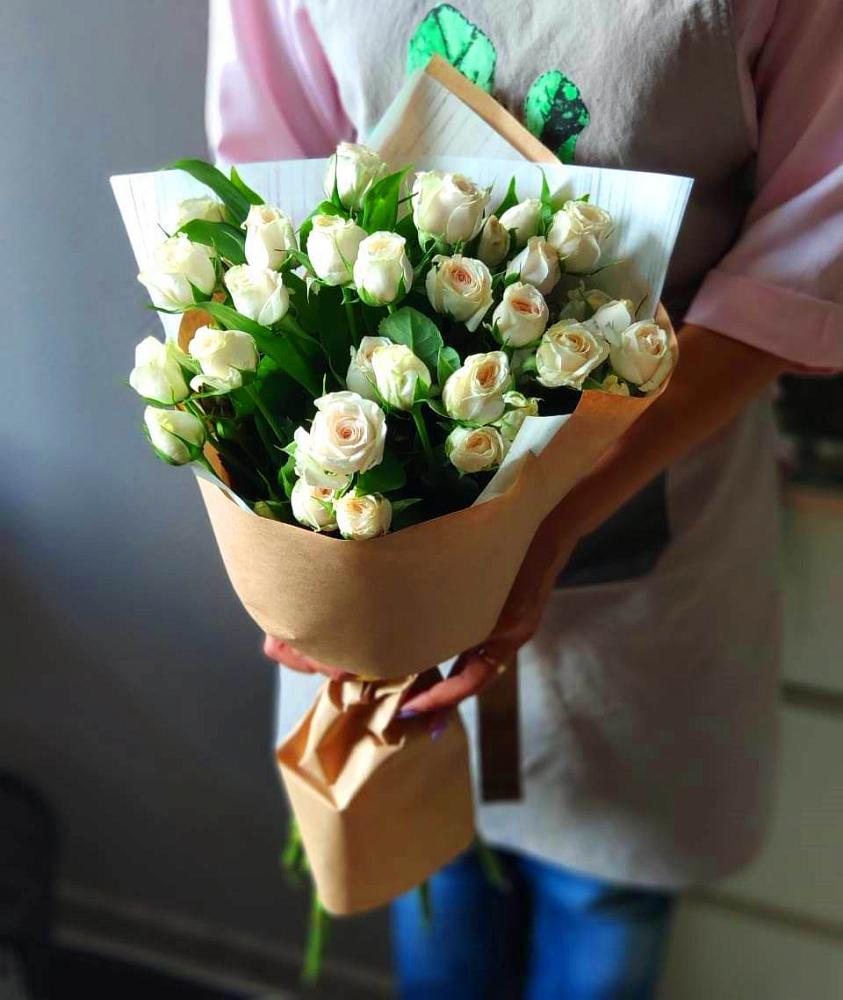 Букет цветов из: Розы в Мегете