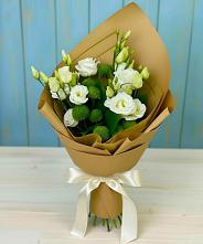 Букет цветов из:  Хризантемы и Лизиантусы в Мегете