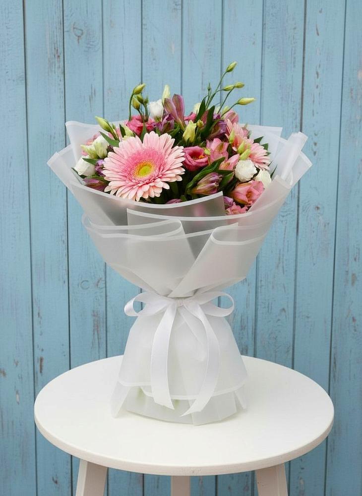 Букет цветов из: Герберы, Альстромерии и Лизиантусы в Мегете