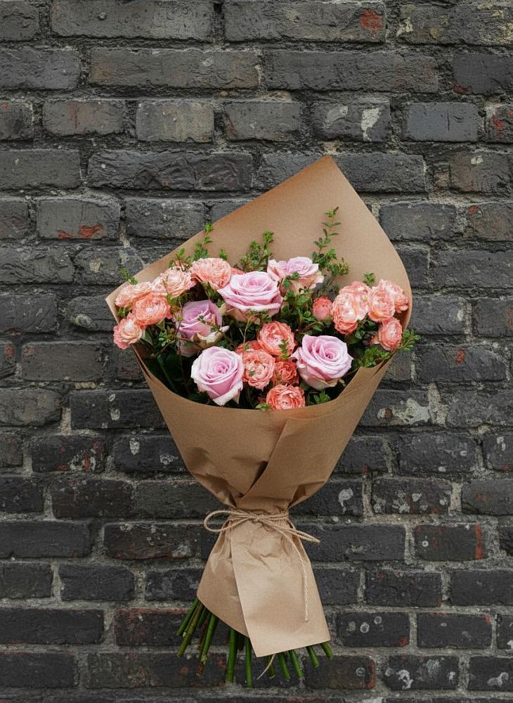 Букет цветов из: Розы в Мегете