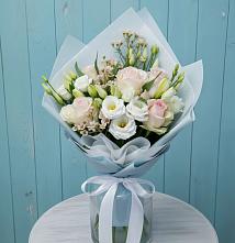 Букет цветов из:  Розы и Лизиантусы в Мегете