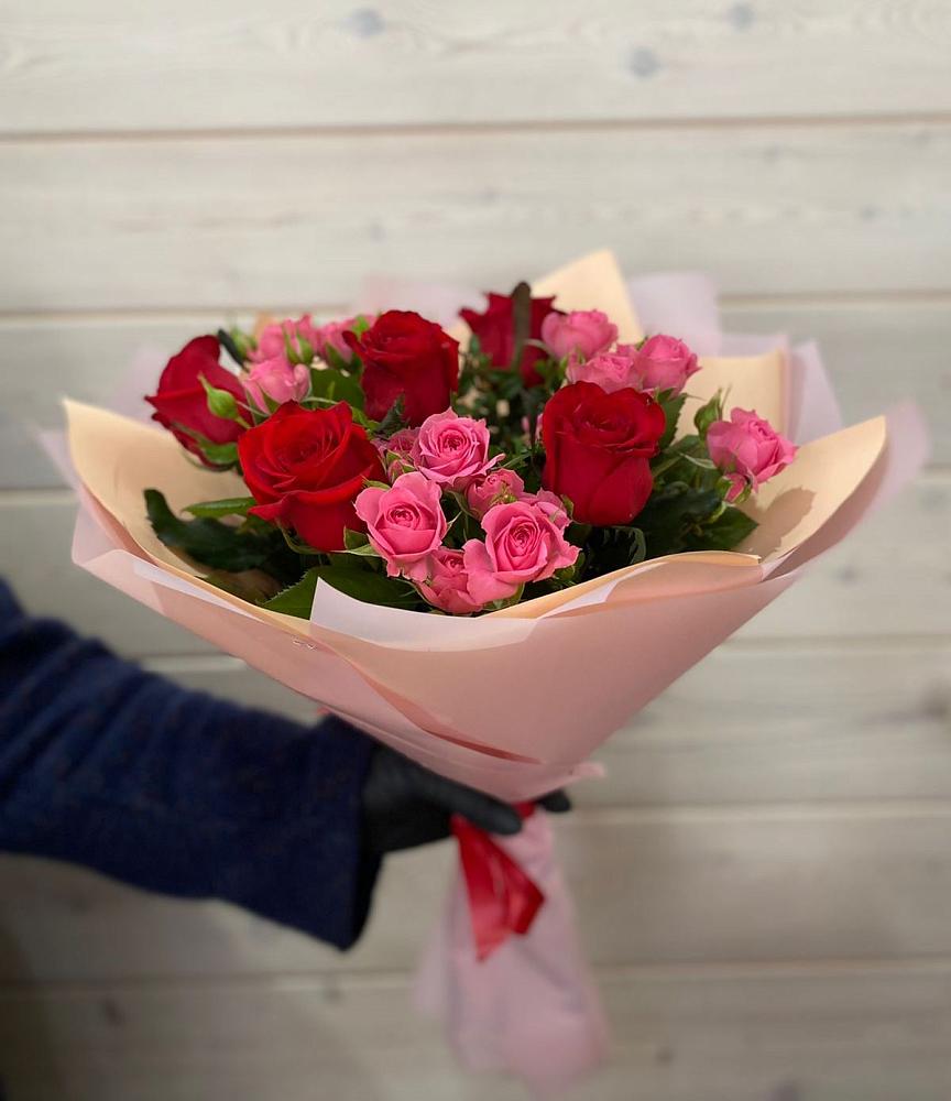 Букет цветов из: Розы в Мегете