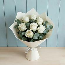 Букет Белые розы в Эвкалипте в Мегете