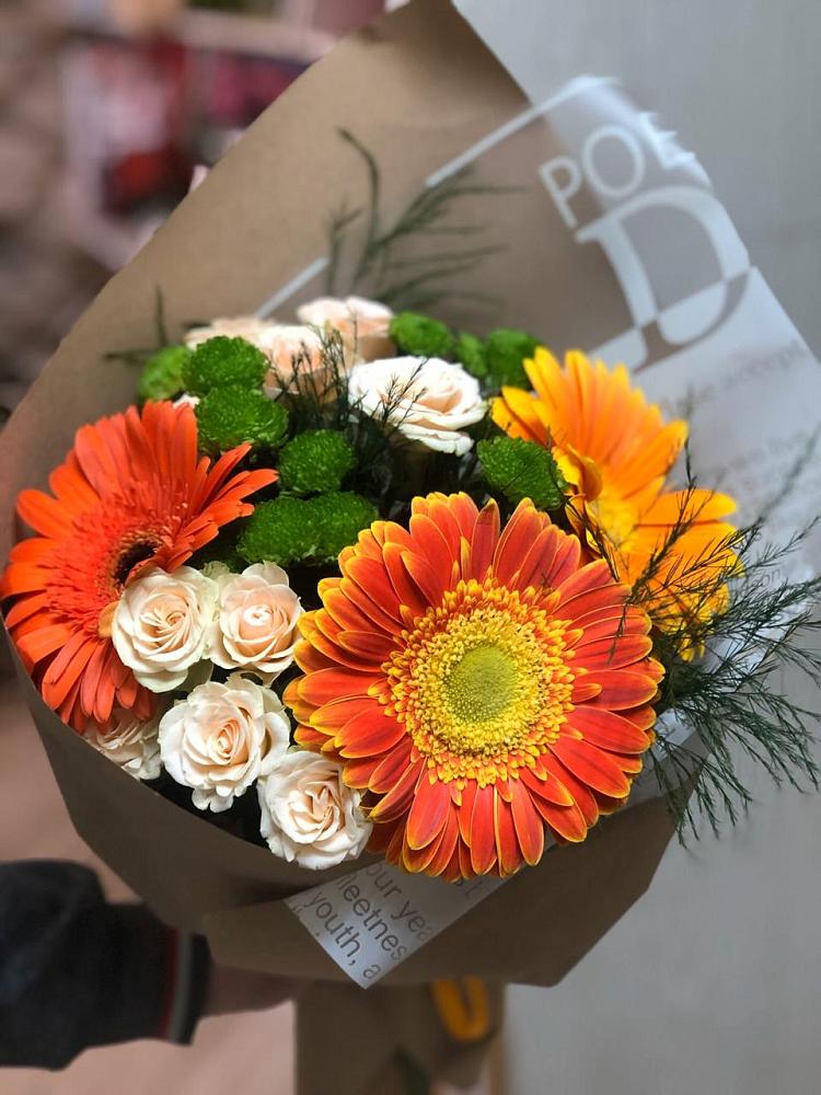 Букет цветов из: Герберы, Хризантемы и Розы в Мегете
