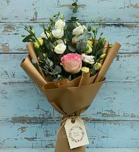 Букет цветов из:  Розы и Лизиантусы в Мегете