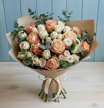 Букет цветов из:  Альстромерии и Розы в Мегете