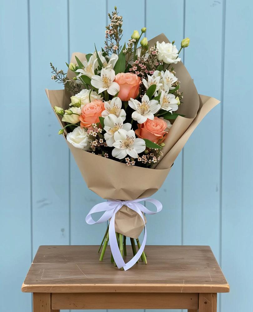 Букет цветов из: Альстромерии, Лизиантусы, Розы и Хризантемы в Мегете